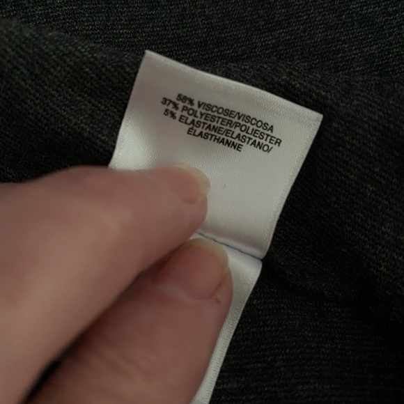 Kasper Gray A-Line Knit Skirt | Size 10 | Sleek Workwear Staple - Picture 7 of 8